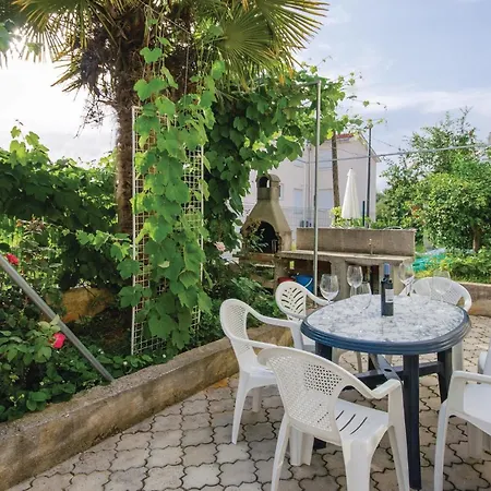 Lovely In Okrug Gornji With Wifi Appartamento *