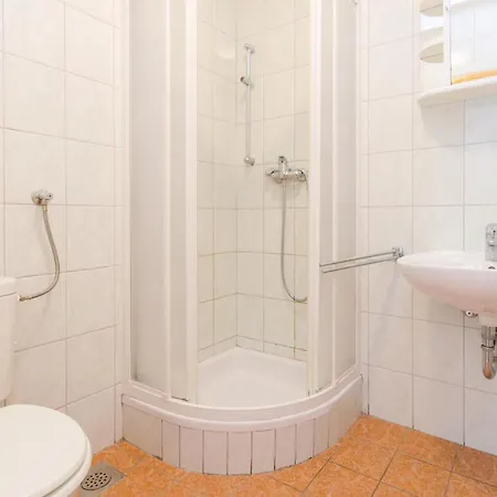 Lovely In Okrug Gornji With Wifi Appartamento Traù