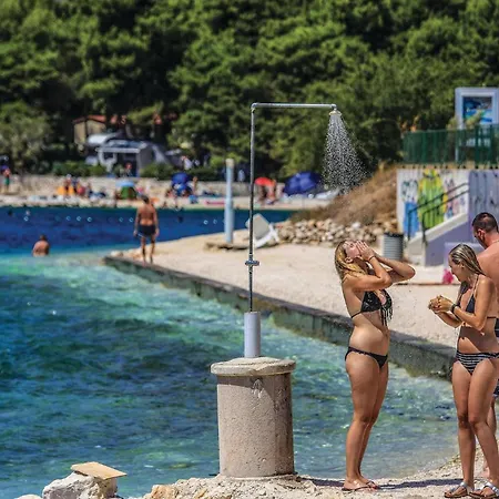 Lovely In Okrug Gornji With Wifi Appartamento